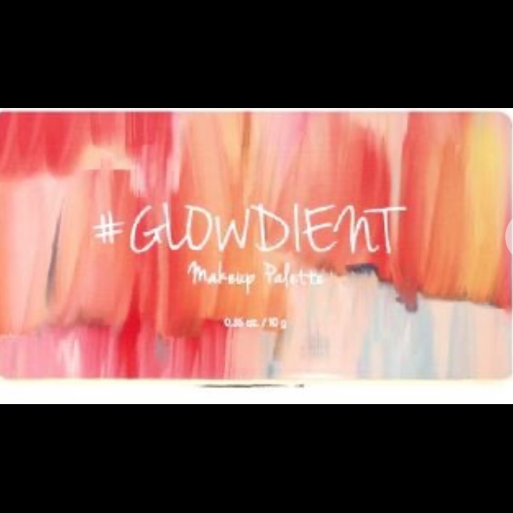 TOUCH IN SOL
Filter Glowdient Makeup Palette